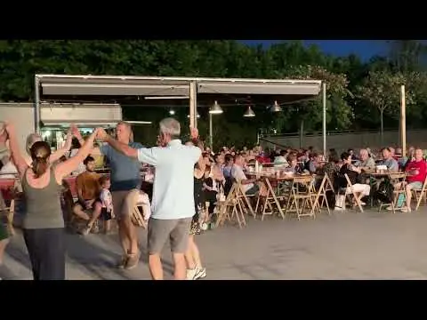 Miniatura del vídeo de la sardana «Les senyoretes del mar»